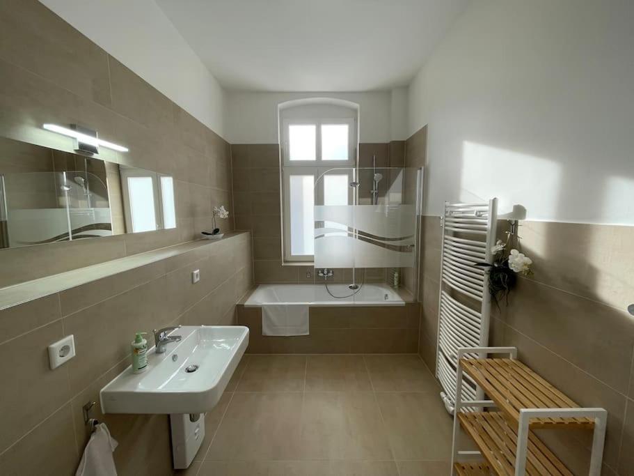 Lucky Stays Ls10 - Vollausstattung - Zentrum - Aufzug - Grosse Kueche - 2 Zimmer - Smart-Tv Magdeburg Exterior photo