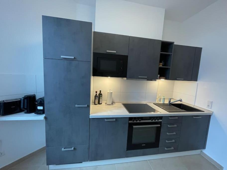 Lucky Stays Ls10 - Vollausstattung - Zentrum - Aufzug - Grosse Kueche - 2 Zimmer - Smart-Tv Magdeburg Exterior photo